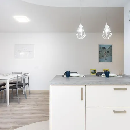 Isla De Sol Apartment *